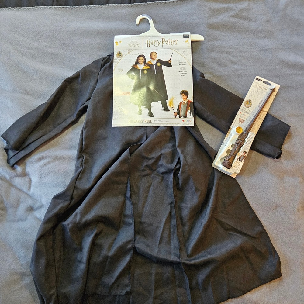 Harry Potter Hogwarts Robe & Wand Costume Set Child‎ One Size Disguise